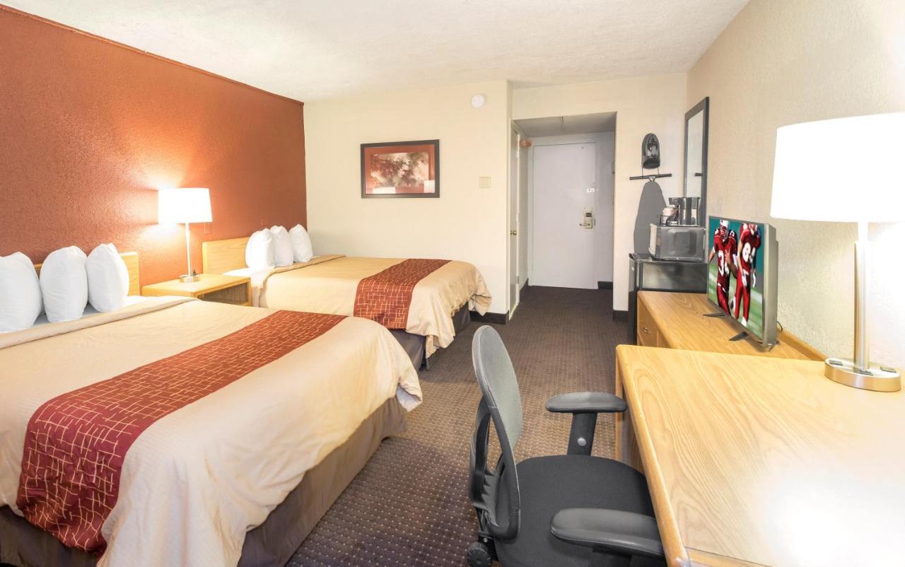Days By Wyndham Motel